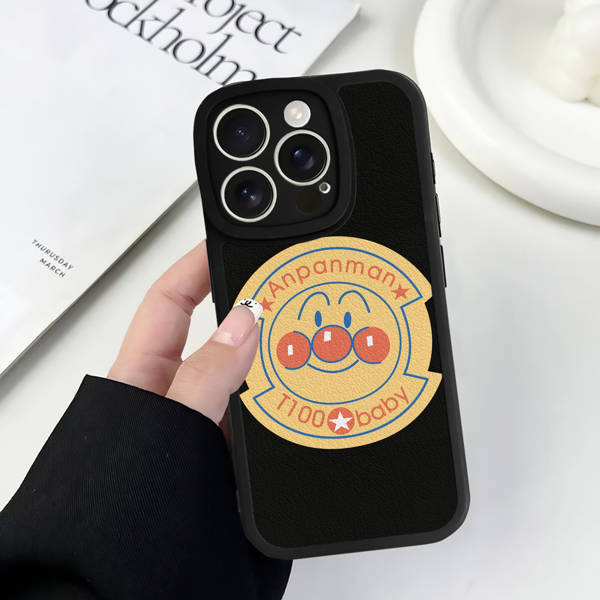 （画像用） アンパンマン Anpanman 【iPhone 16シリーズ対応】シリコンスマホケース（レザー調） 材質：シリコン